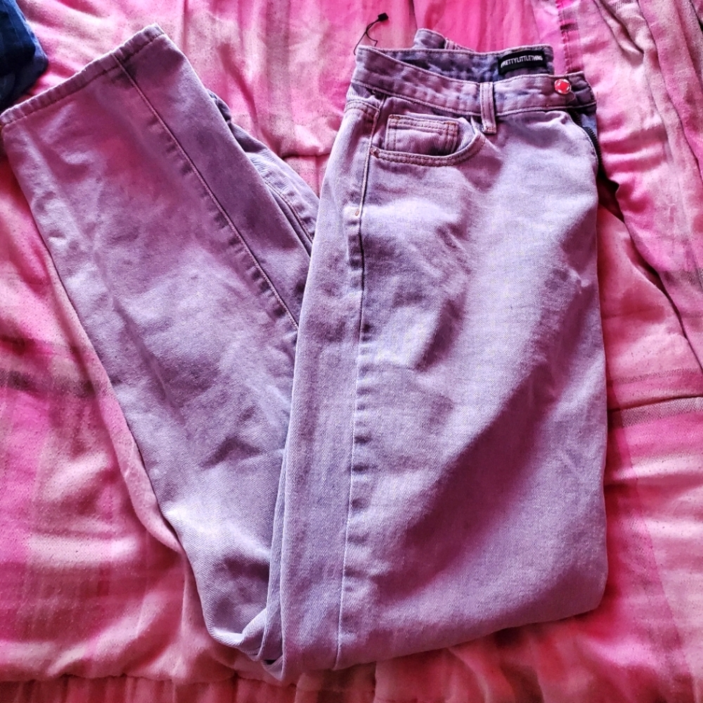 Pretty Little Thing Light Wash Jeans Size 8